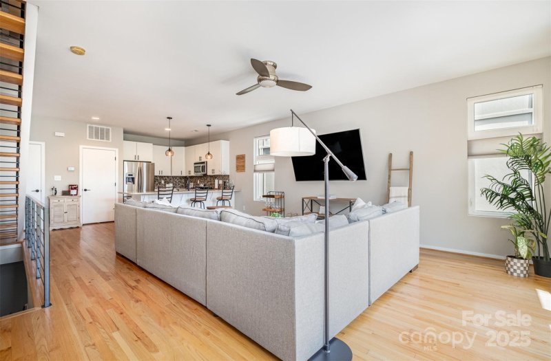 Property image 5 at 925 Westbrook Drive, Charlotte, NC 28202