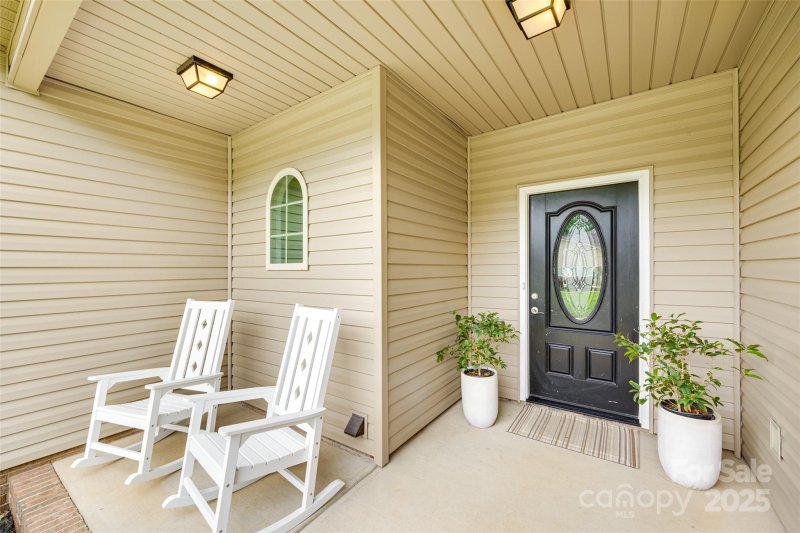 Property image 2 of 268 Hillsborough Lane in Stoneridge Lakes, Rock Hill, SC 29732