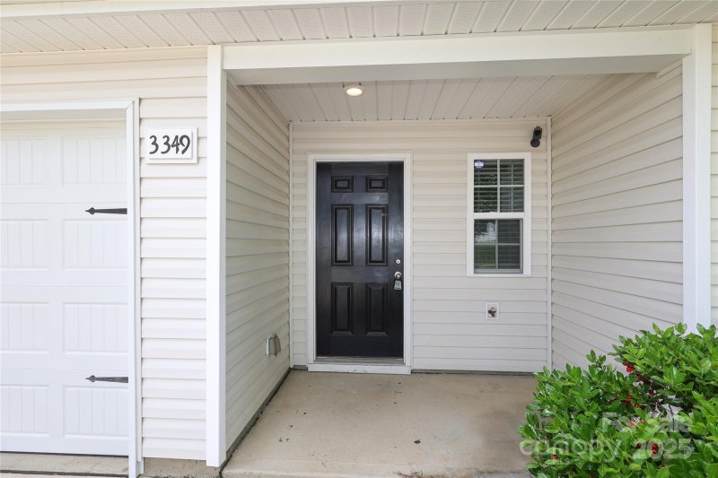 Property image 3 of 3349 Ellingford Road in Paw Creek Village, Charlotte, NC 28214