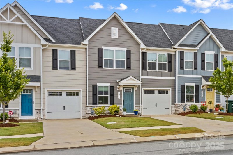 Property image 3 at 124 Kristin View Lane, Troutman, NC 28166