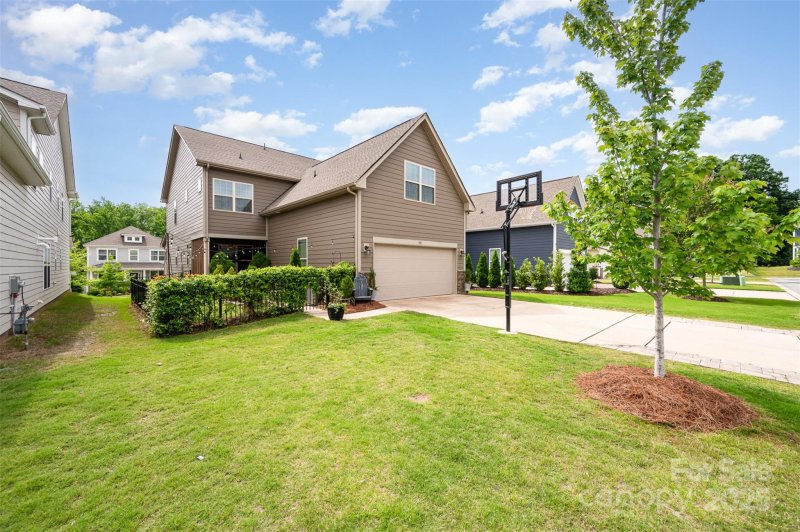 Property image 2 at 915 Claires Creek Lane, Davidson, NC 28036