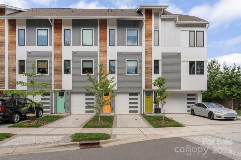 2653 Shenandoah Avenue