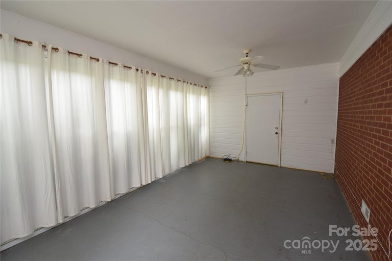 Property image 4 at 908 Ravendale Drive, Charlotte, NC 28216
