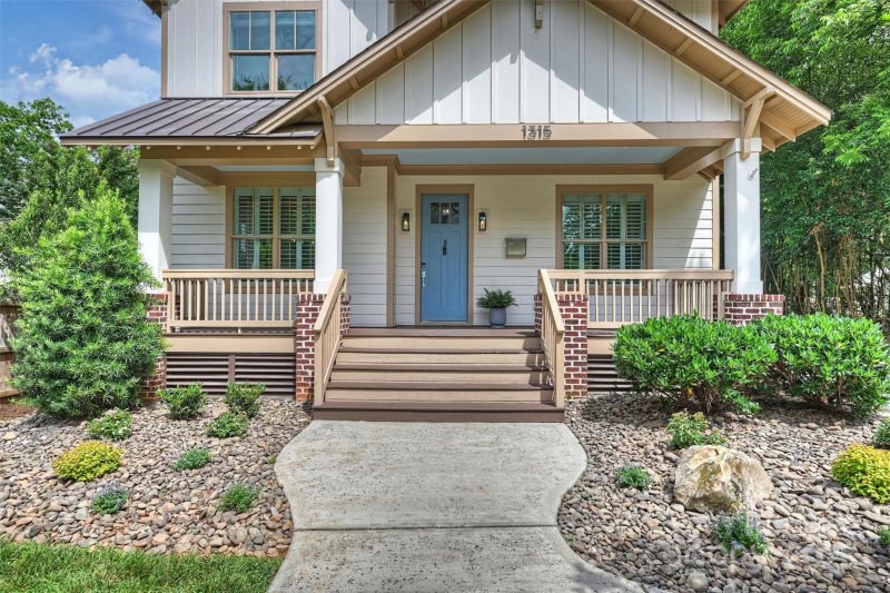 Property image 2 at 1315 Charles Avenue, Charlotte, NC 28205