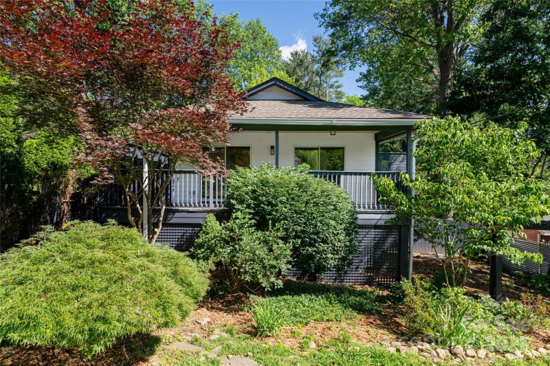 110 Annandale Avenue