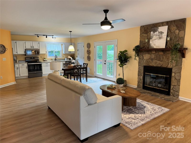 Property image 2 at 1228 Hidden Creek Circle, Hickory, NC 28602