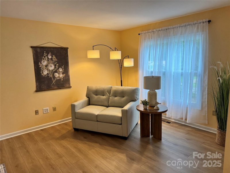 Property image 3 at 1228 Hidden Creek Circle, Hickory, NC 28602