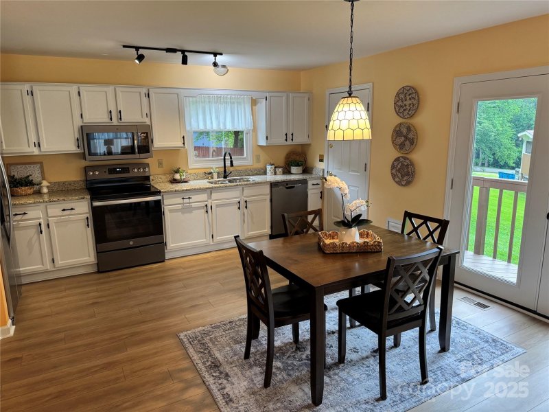 Property image 4 at 1228 Hidden Creek Circle, Hickory, NC 28602