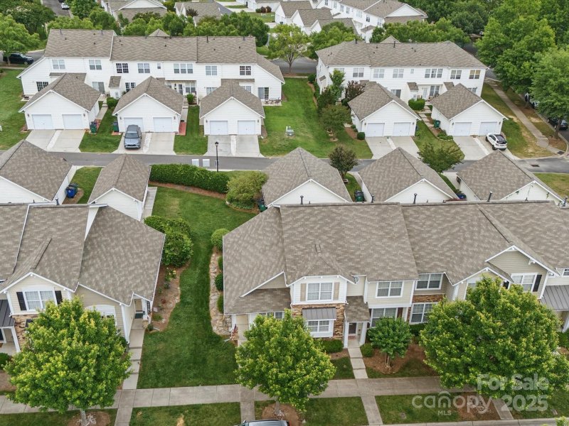 Property image 2 at 1061 Woodglen Lane, Matthews, NC 28104