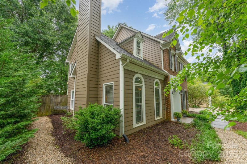 Property image 3 at 8624 Canter Post Drive, Charlotte, NC 28216