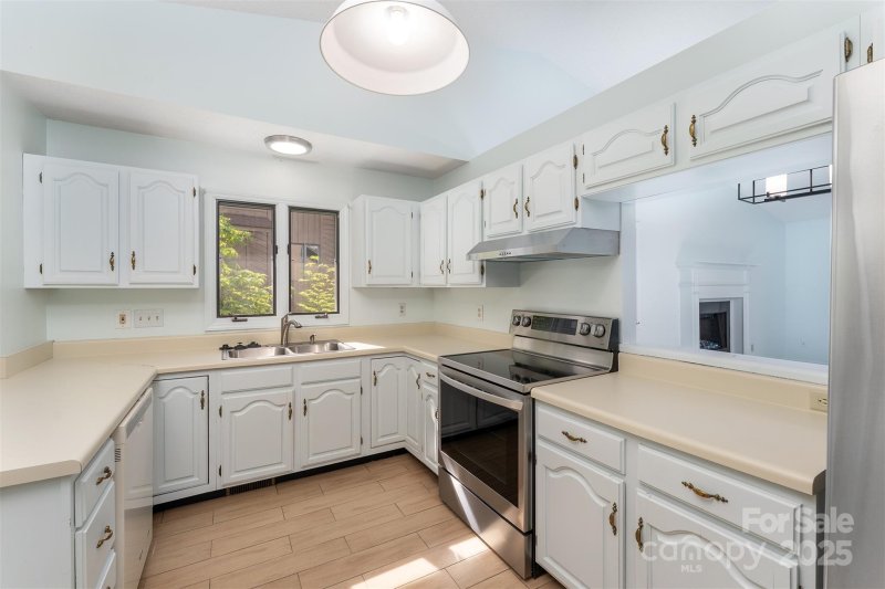 Property image 5 at 305 Piney Mountain Drive, Asheville, NC 28805