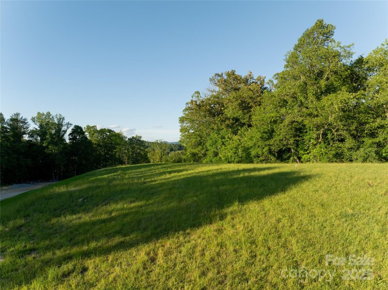 Property image 5 of 124 Lilikoi Lane in Olivette, Asheville, NC 28804