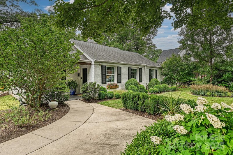 Property image 2 at 829 Sedgefield Road, Charlotte, NC 28209