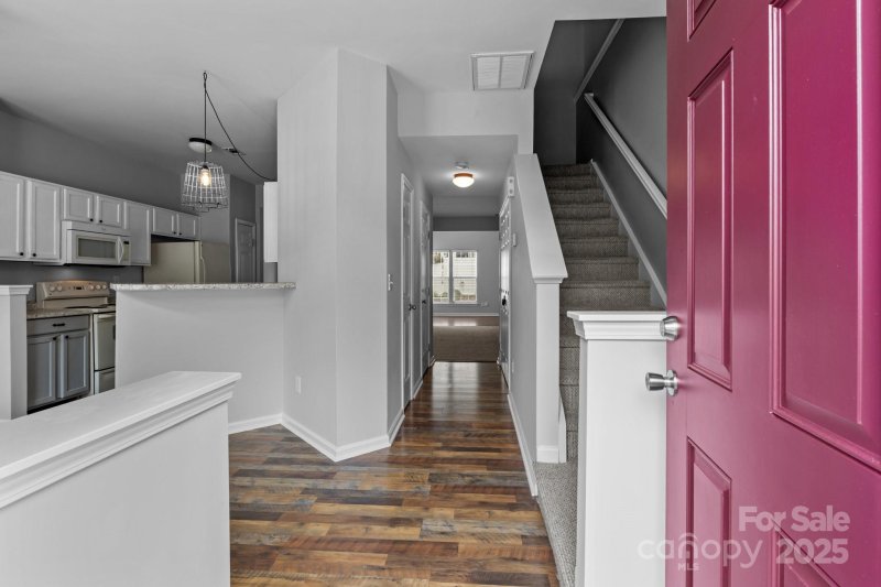 Property image 3 of 7943 Mariners Pointe Circle in Mariners Pointe at Smithstone, Denver, NC 28037