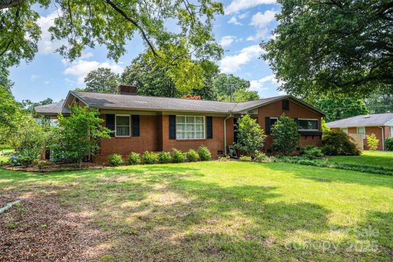 Property image 2 at 4044 Somerdale Lane, Charlotte, NC 28205