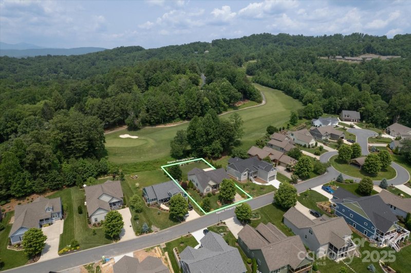 Property image 5 of 91 Triple Fairways Drive in Cummings Cove, Hendersonville, NC 28739