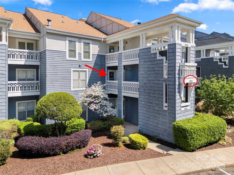 Property image 5 of 18679 Vineyard Point Lane in Vineyard Point, Cornelius, NC 28031