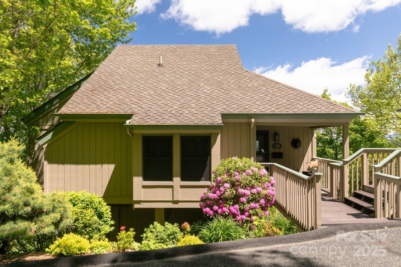 Property image 2 of 221 Ivy Ridge Road in Mountain Air, Burnsville, NC 28714