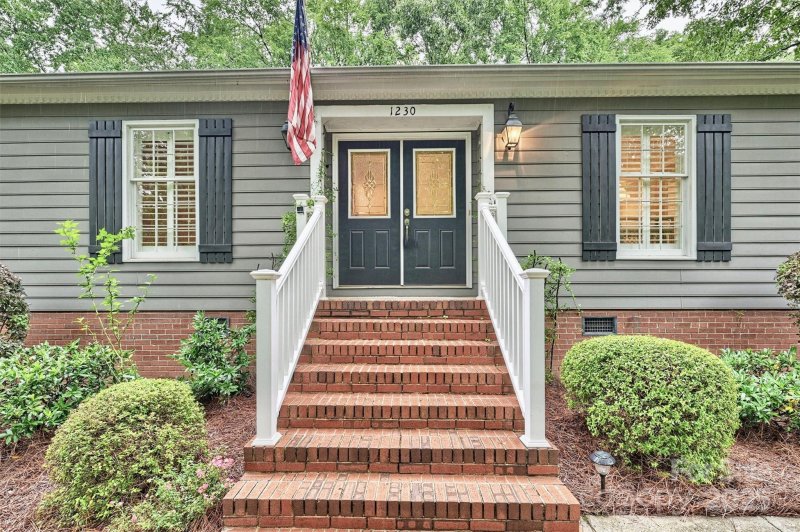 Property image 3 at 1230 Somersby Lane, Matthews, NC 28105