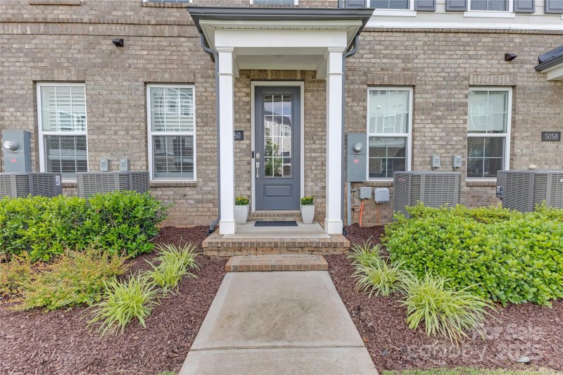 5060 Harrowsmith Lane