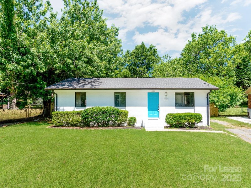 Property image 5 at 4925 Springview Road, Charlotte, NC 28213