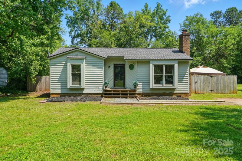 Property image 4 of 6718 Pueblo Lane in Hickory Ridge, Charlotte, NC 28227