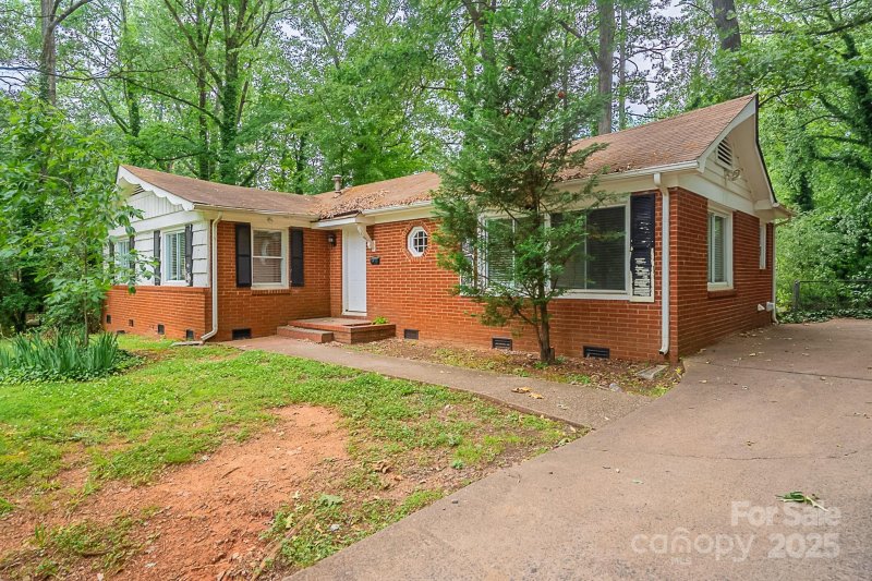 Property image 3 at 1401 Hillwood Court, Charlotte, NC 28210