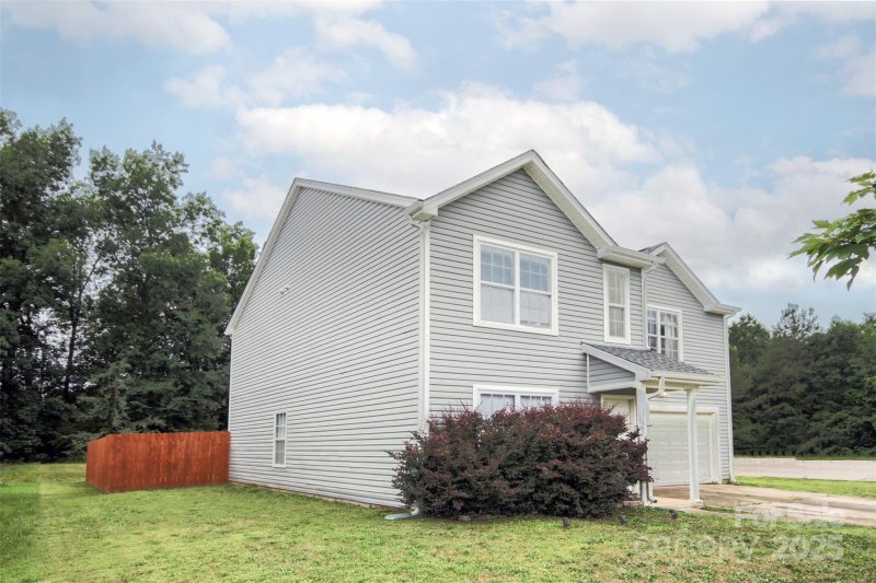 Property image 3 at 585 Gentle Breeze Lane, Rock Hill, SC 29730