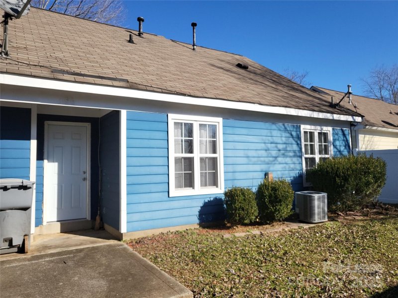 Property image 3 at 5720 Ebley Lane, Charlotte, NC 28227