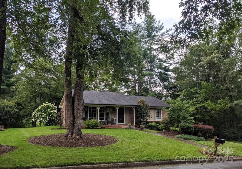 Property image 2 at 321 Donnybrook Drive, Asheville, NC 28806