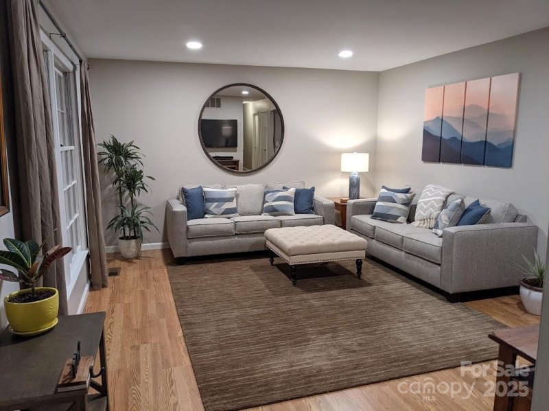 Property image 3 at 321 Donnybrook Drive, Asheville, NC 28806