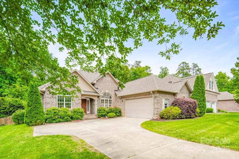 Property image 3 at 305 River Birch Circle, Mooresville, NC 28115