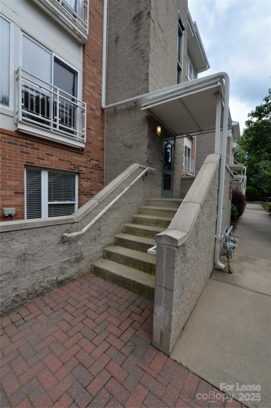 Property image 2 at 531 Donatello Avenue, Charlotte, NC 28205