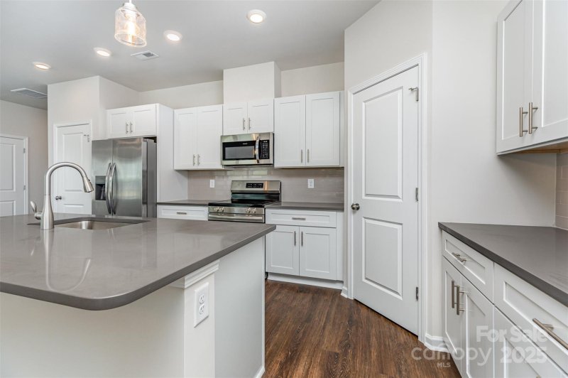 Property image 5 of 2055 Sadler Woods Lane in Sadler Village, Charlotte, NC 28214