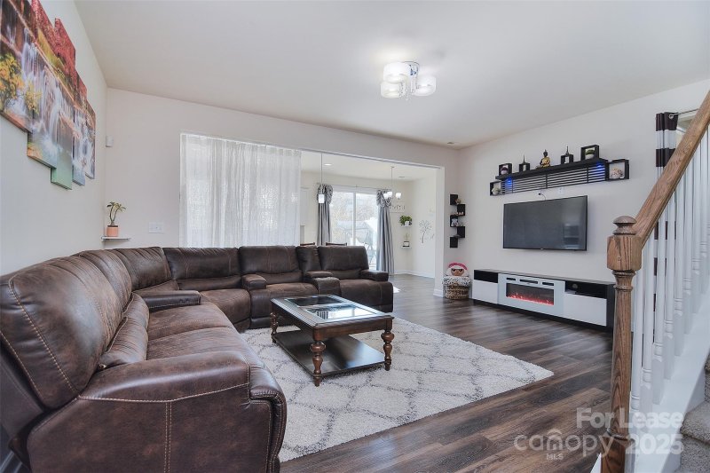 Property image 4 at 9245 Glenburn Lane, Charlotte, NC 28278