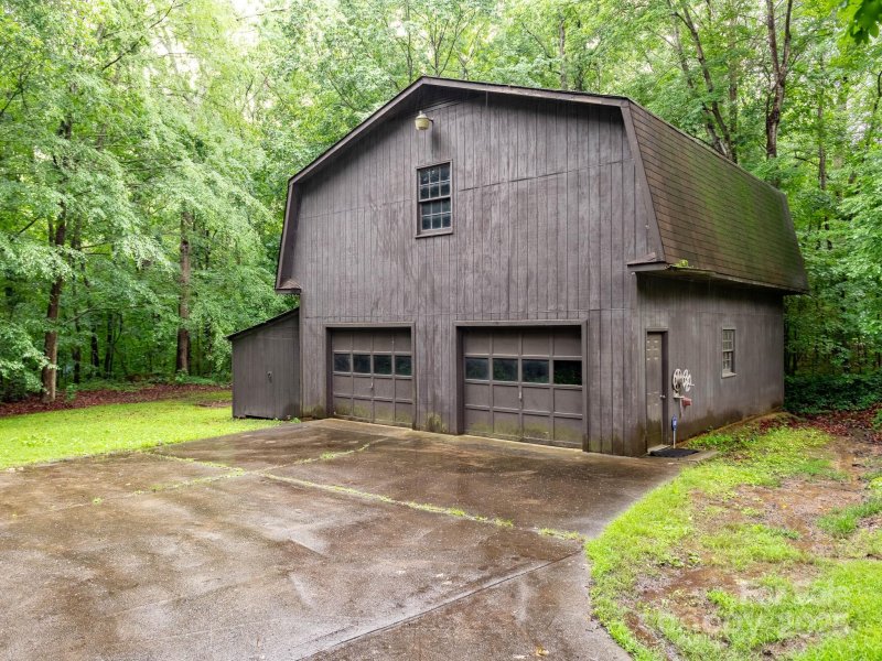 Property image 3 of 5109 Goldcrest Drive in Golden Acres, Indian Trail, NC 28079