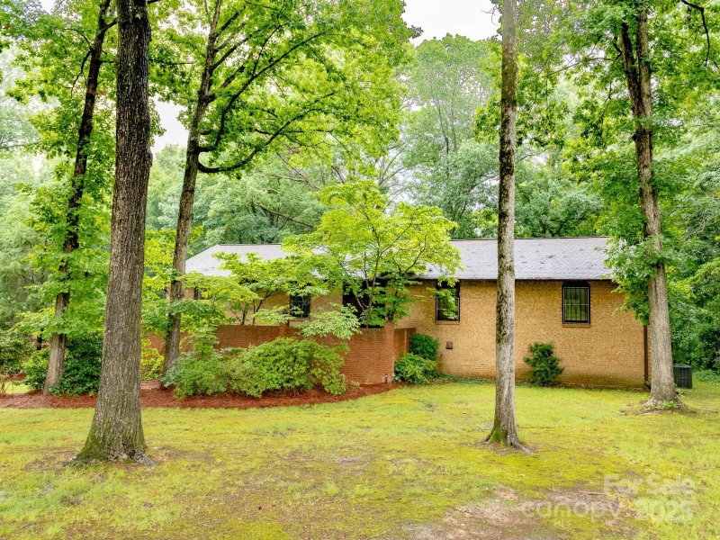 Property image 4 of 5109 Goldcrest Drive in Golden Acres, Indian Trail, NC 28079