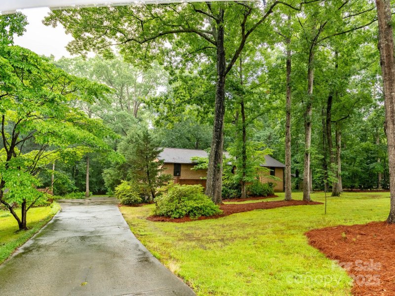 Property image 5 of 5109 Goldcrest Drive in Golden Acres, Indian Trail, NC 28079