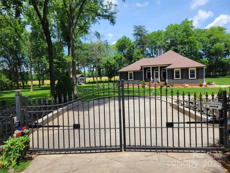 2777 Old South Court