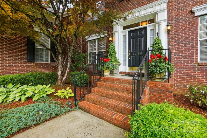 Property image 4 at 1720 Mountain Park Drive, Charlotte, NC 28214