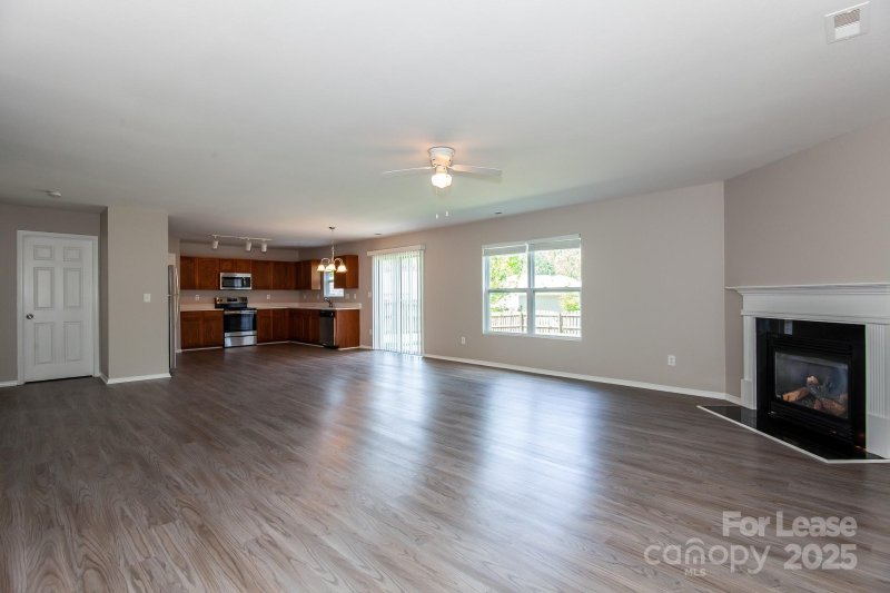 Property image 4 at 9810 Bayview Parkway, Charlotte, NC 28216