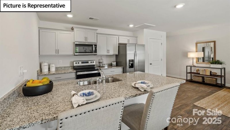 Property image 5 at 5137 Hyrule Drive, Charlotte, NC 28262