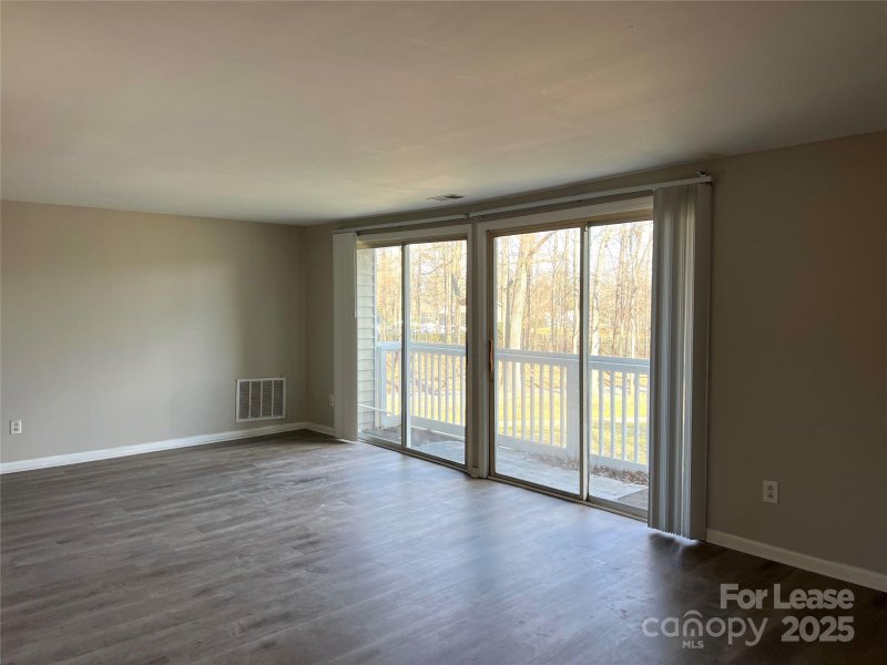 Property image 2 at 1645 Arlyn Circle, Charlotte, NC 28213