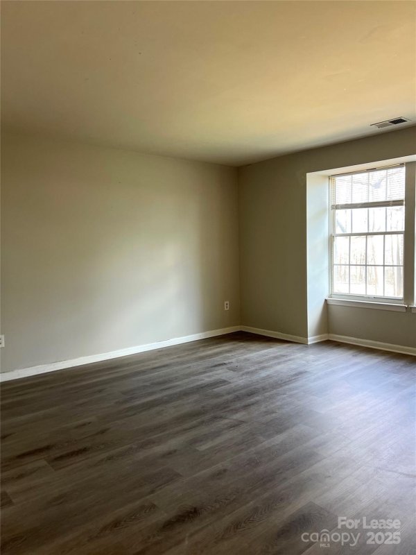 Property image 4 at 1645 Arlyn Circle, Charlotte, NC 28213