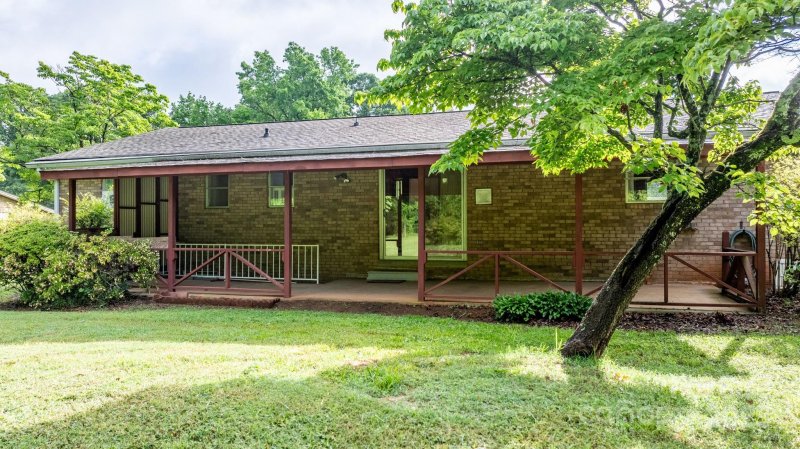 Property image 3 at 518 W School Street, Maiden, NC 28650