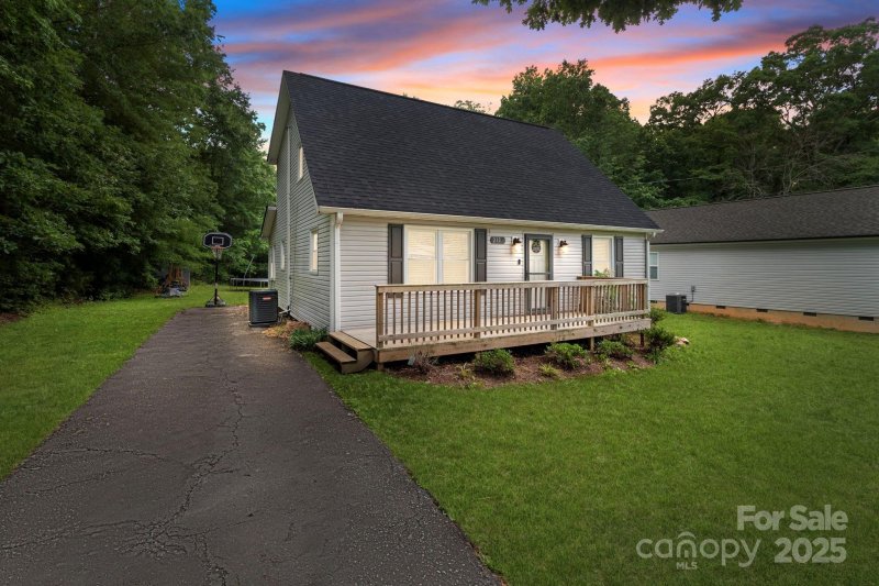 Anderson Heights, Albemarle Community