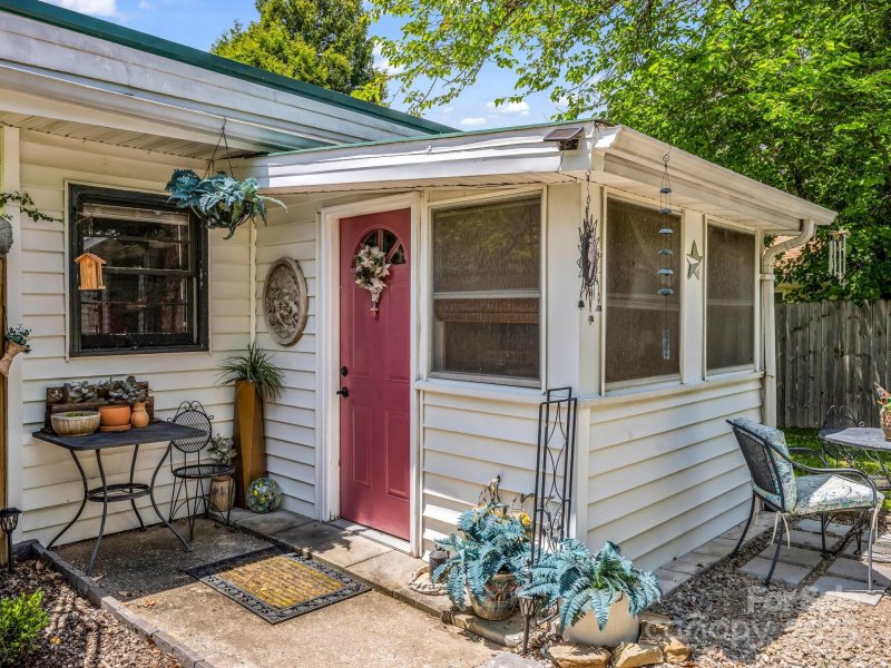 Property image 3 at 226 Substation Street, Hendersonville, NC 28792