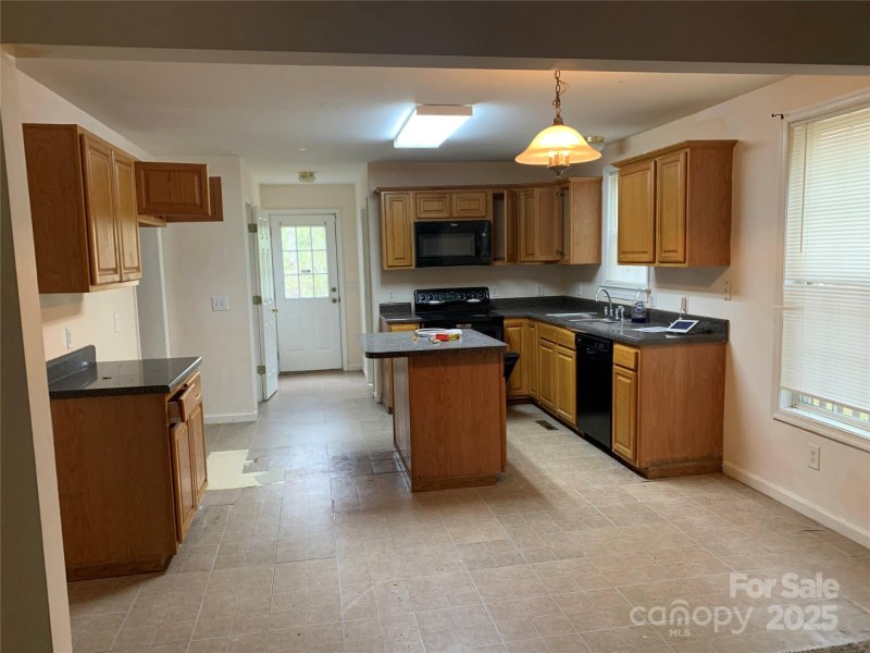 Property image 3 of 907 Gleason Street in Meadows Of Bradley Branch, Arden, NC 28704