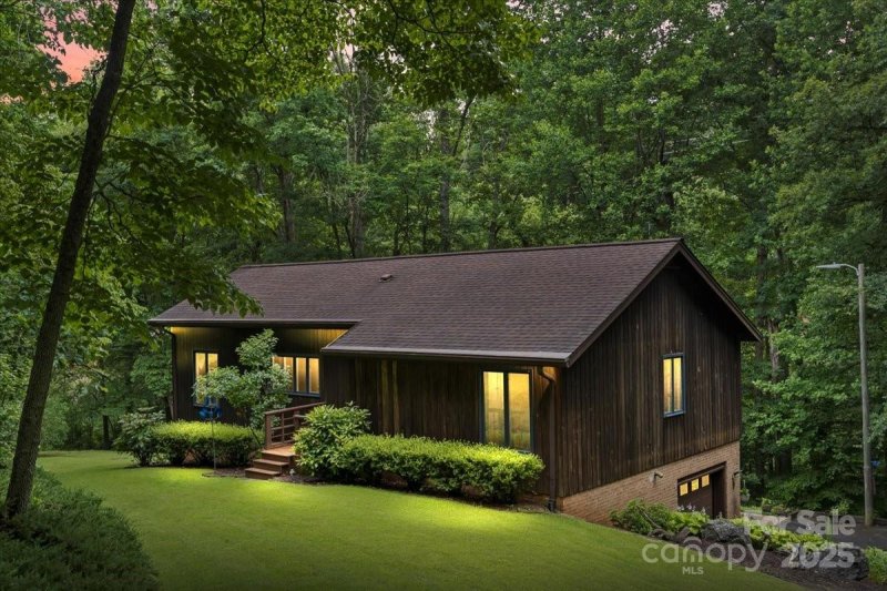 460 27th Avenue Circle