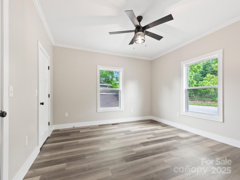 Property image 4 of 123 Edwards Avenue in Beacon Village, Swannanoa, NC 28778